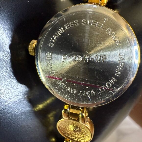 Gold and Purple Quartz Women's Watch, new, never worn. New battery. - Picture 4 of 8